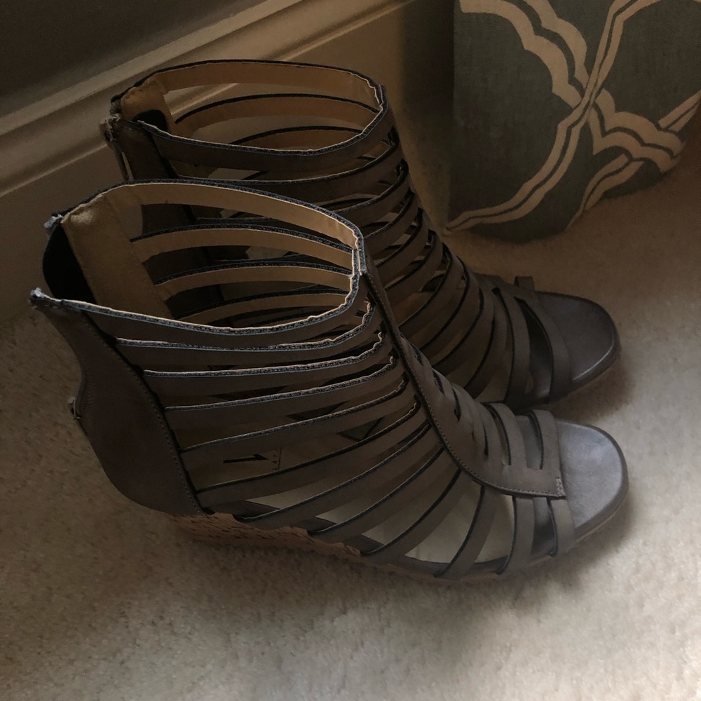 Gray Volatile heels w/ cut outs (never worn)